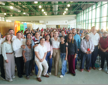 Impulsa gobierno municipal salud viusal, economía familiar y calidad de vida de los neolaredenses con entrega de anteojos