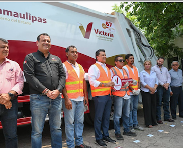 Entrega Lalo Gattás otro nuevo camión recolector de basura