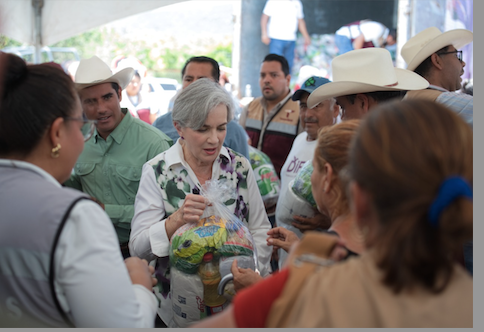 DIF Tamaulipas acerca servicios gratuitos a familias de Llera con la brigada Transformando Familias