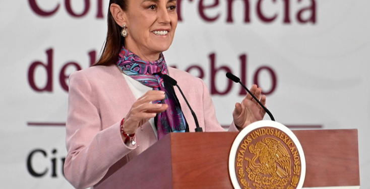 Sheinbaum aclara que su llamado contra TV Azteca fue solo una opinión