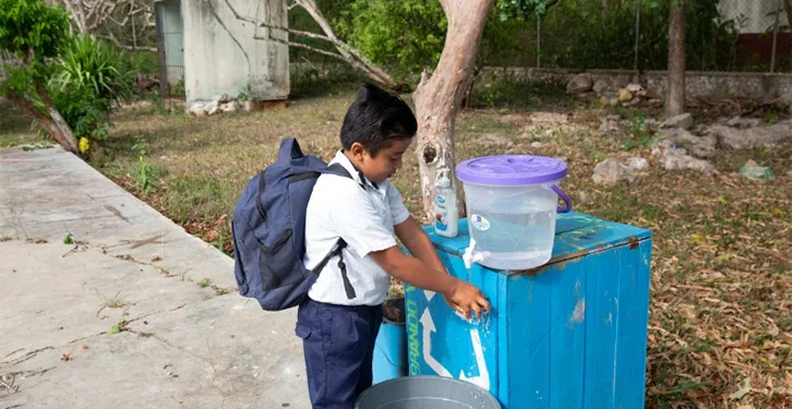 Buscan obligar a Comapas a garantizar agua potable en escuelas.