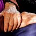 Agobia violencia digital a adultos  mayores; urgen a protegerlos.
