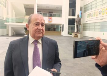 Van por reforma para proteger a médicos y atender estrés térmico