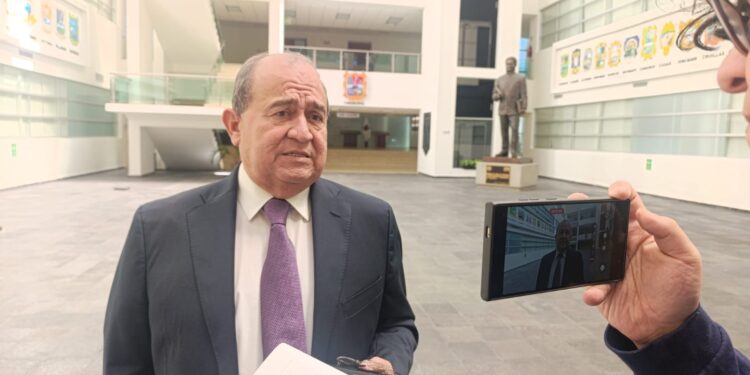 Van por reforma para proteger a médicos y atender estrés térmico