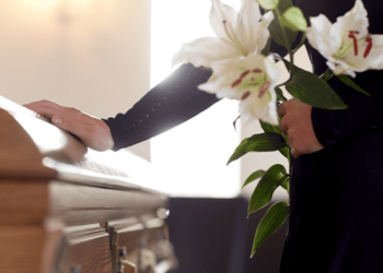 Funerarias ya no podrán retener certificados de defunción para cobrar adeudos