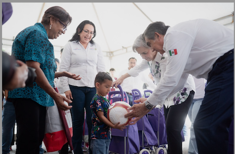 Américo y María de Villarreal llevan atención integral a las familias de Nuevo Morelos