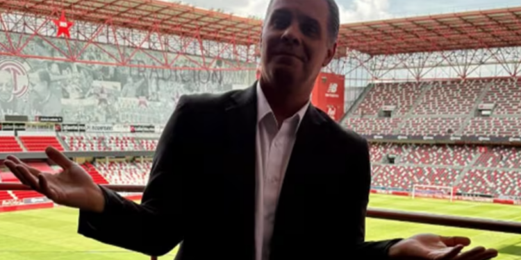 Martinoli responde a las críticas de TUDN: «Los orino a todos»