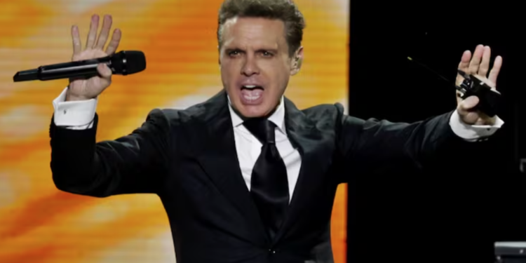 Operan del corazón a Luis Miguel en Nueva York