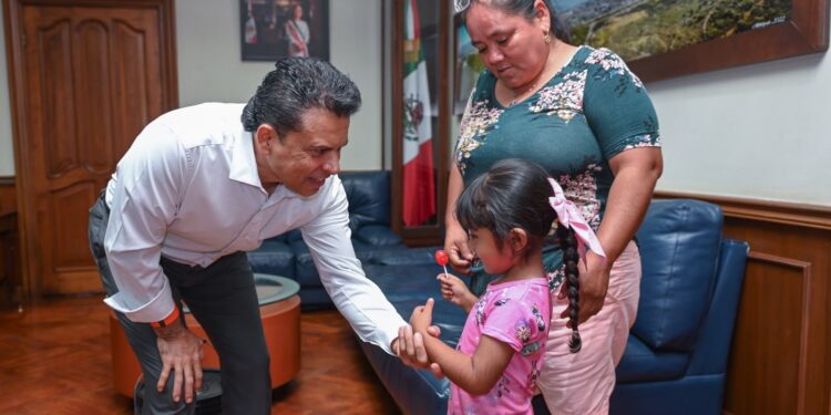 Cumple alcalde Lalo Gattás compromisos con la ciudadanía.