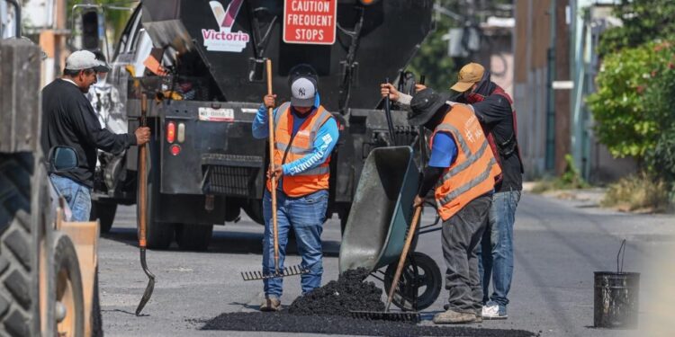 No para el bacheo en Victoria; amplía su cobertura con mayor inversión y equipamiento
