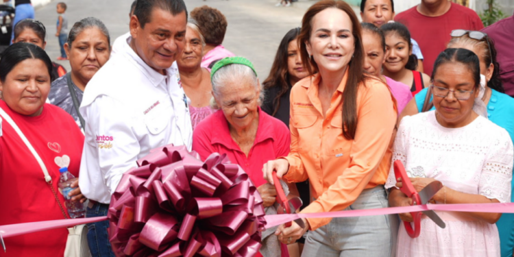 Beneficia Carmen Lilia Canturosas a familias de diferentes sectores de Nuevo Laredo con obras viales