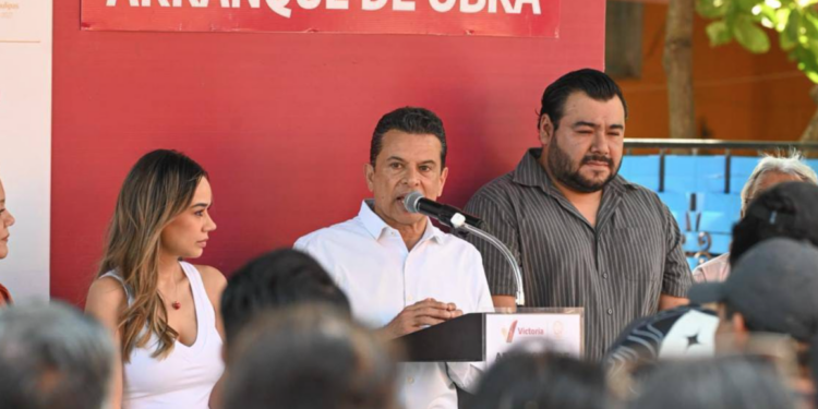Inicia alcalde Lalo Gattás nueva obra asfáltica en la Ampliación Las Playas