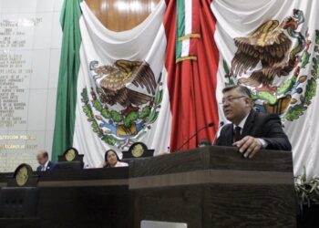 Descargas irregulares de comercios colapsan el drenaje en el sur