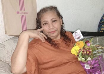 Casi 20 años después, una madre pide ayuda para encontrar a sus hijos gemelos