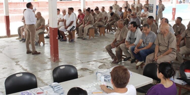 Refuerza SSPT prevención de enfermedades de transmisión sexual en el CEDES Victoria