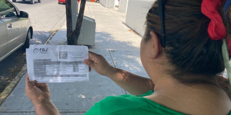 Mujer presta 40 mil pesos y acaba denunciada por exigir el pago