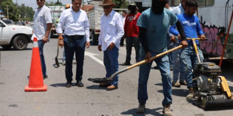 Con 30% de avance, transforma Lalo Gattás vialidades en Victoria.