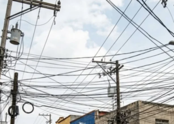 Piden a alcaldes «liberar» a ciudades de cableado aéreo