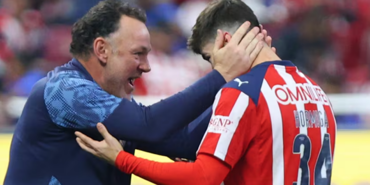 «La Hormiga» deja las Chivas y se va a Grecia.