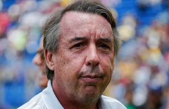 Azcarraga, a favor del ascenso y descenso; «para no estar cómodos», dice.