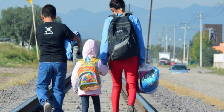 Apoyan a 900 familias binacionales  para obtener doble nacionalidad   