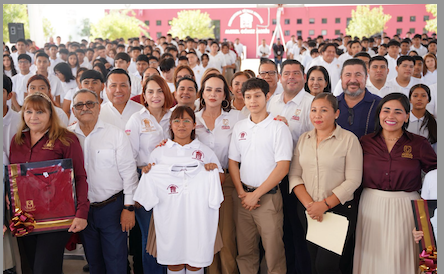 Impulsa Carmen Lilia Canturosas regreso a clases con uniformes, mochilas y útiles escolares.