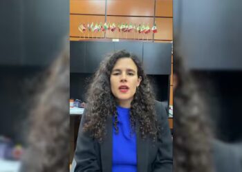 Luisa Alcalde niega “lista negra” de periodistas