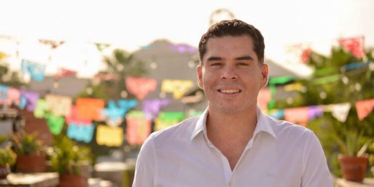 Hallan en fosa a exasesor de Rocha Moya