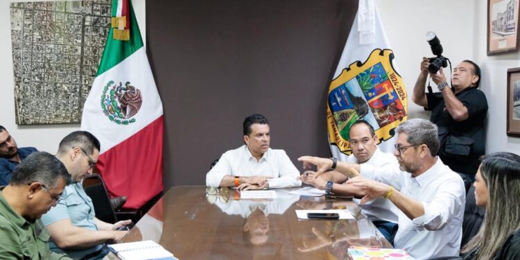 Fortalece Lalo Gattás coordinación para mejorar obras y servicios públicos.