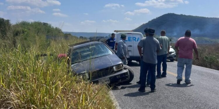 Muere niña en choque cerca de Llera
