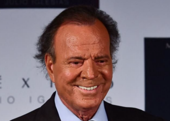 Exempleadas denuncian otra vez a Julio Iglesias por abusos