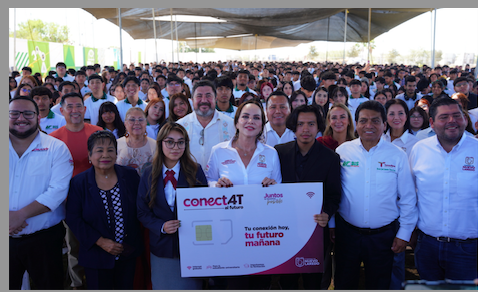 Lleva Carmen Lilia Canturosas programa de conectividad móvil gratis a estudiantes de UT y UPN