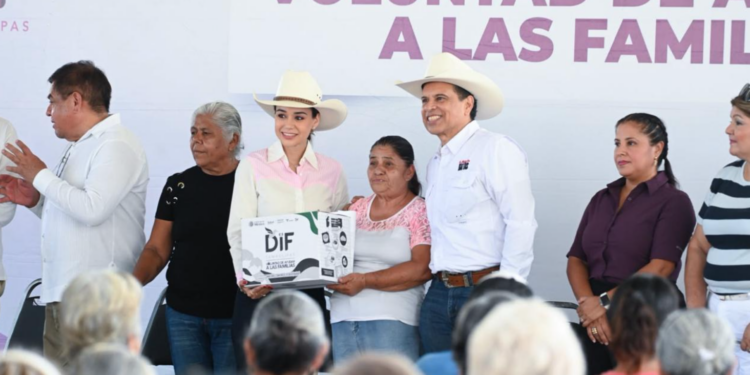 Llevan gobierno y DIF Victoria apoyos alimentarios al área rural.