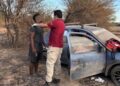Mujer pierde control de su auto y acaba fuera de la carretera