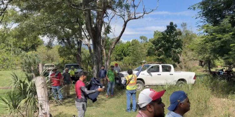 Con perros, drones y helicóptero buscan a Rodrigo López en Ocampo