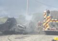 Hacen fogata para ahuyentar abejas y terminan incendiando un tráiler