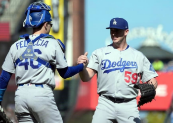 Van Dodgers por tercer título consecutivo