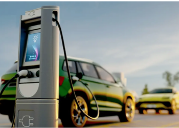 Diputado propone que nuevas carreteras cuenten con cargadores  eléctricos.