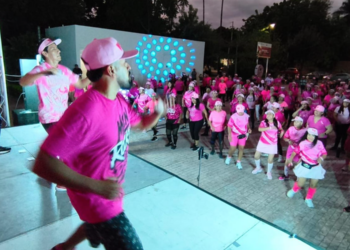 Con mega zumbatón promueve gobierno de Victoria prevención contra el cáncer de mama.