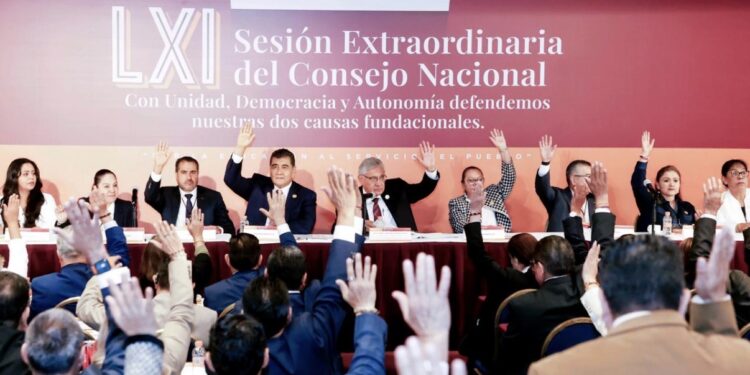 Arnulfo se sale con la suya; se va hasta 2027