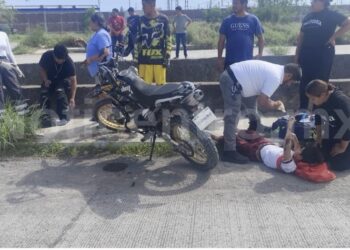 En pleno cumpleaños, hijo de policía resulta herido en choque