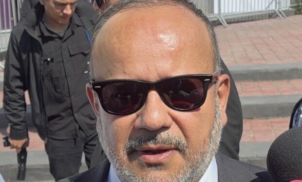Van por extradición de Cabeza de Vaca; sigue prófugo