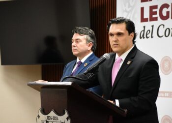 «No hay nada que encubrir», responde Prieto sobre proveedores del Congreso.